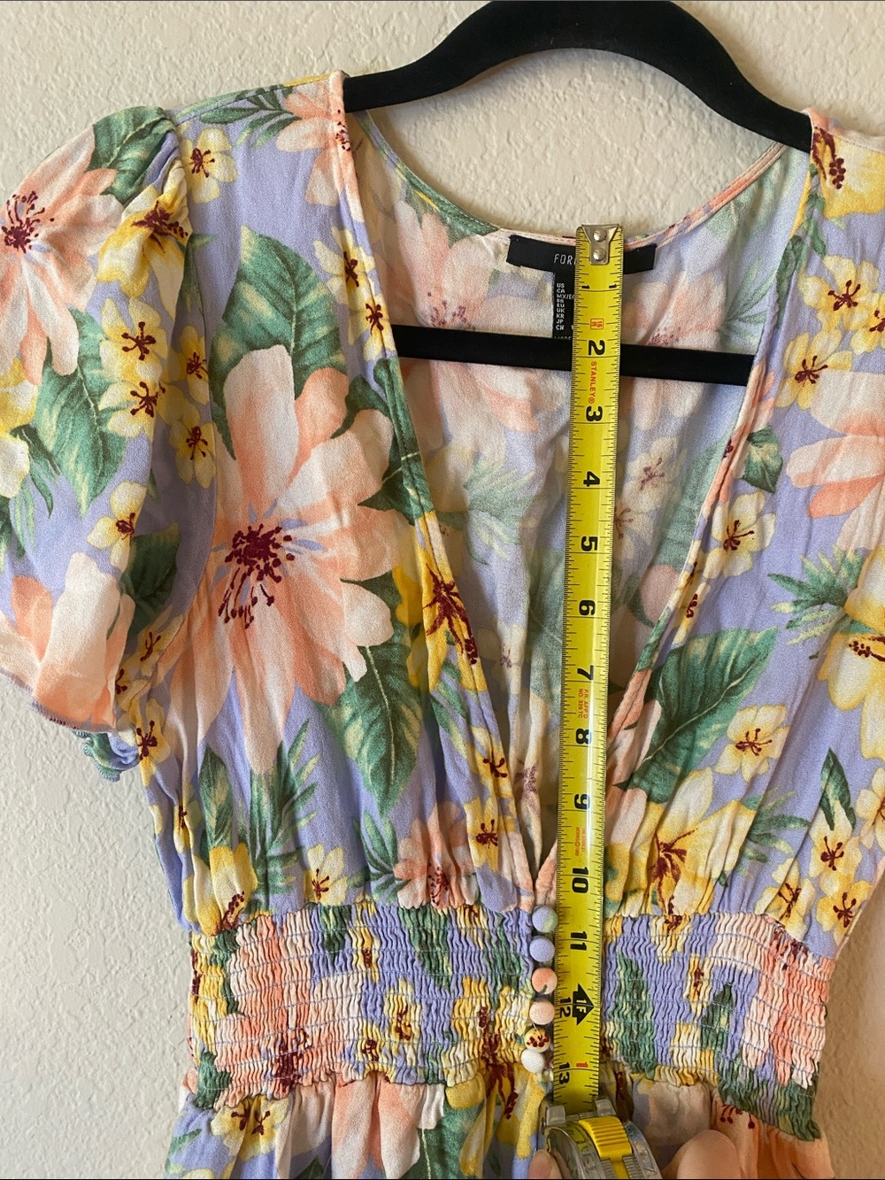 🎈Floral print dress with a lavender background with a smocked waist! - Picture 8 of 9